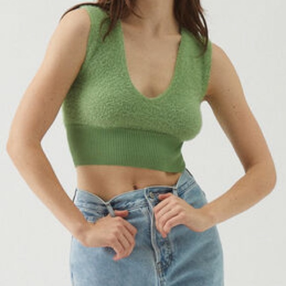 Green V-Neck Cropped Knit Tank Top